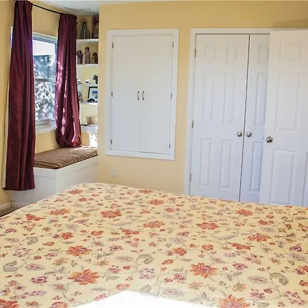 Catch The Wind Three-bedroom Holiday *