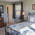 Catch The Wind Three-Bedroom Holiday Home